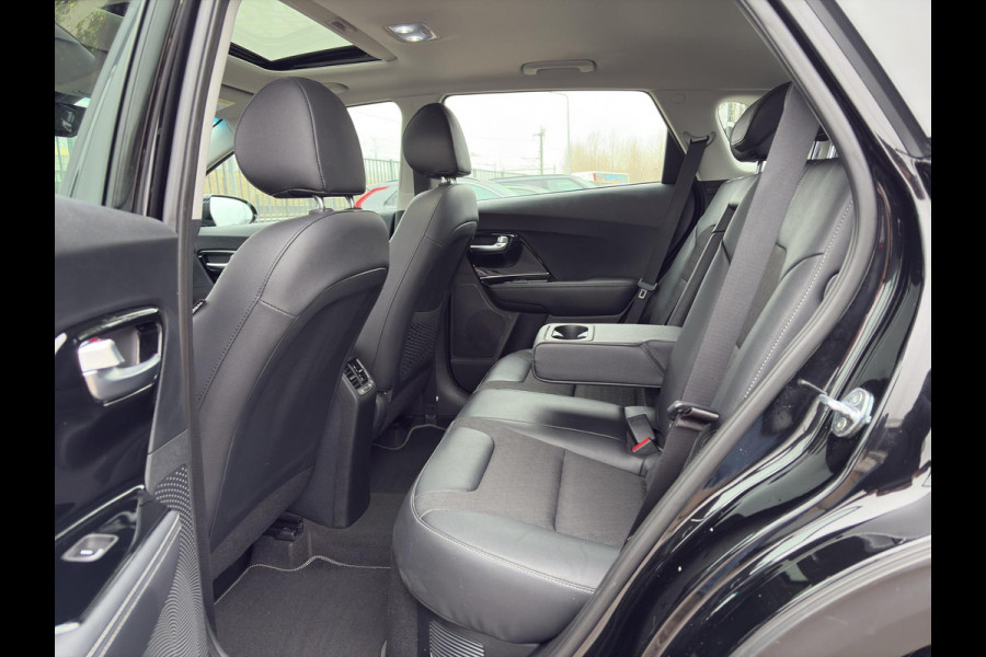 Kia Niro 1.6 GDi Hybrid Edition Automaat | H-Leder | Sensoren | Apple Carplay & Android Auto | Camera | Cruise | Schuifdak | Navi |