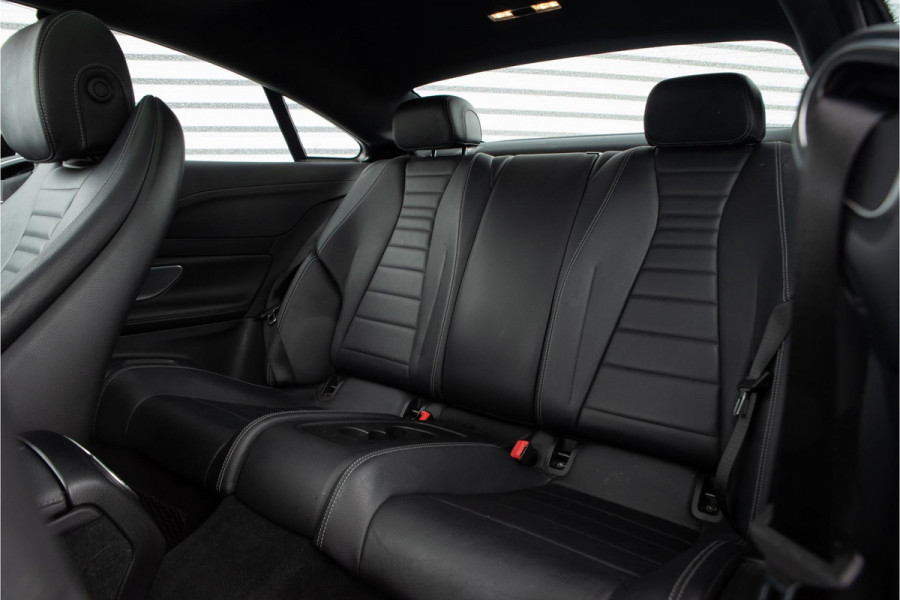 Mercedes-Benz E-Klasse Coupé 400 4MATIC AMG Panodak Leer Burmester Widescreen Ambient Verlicht. 360 Cam.