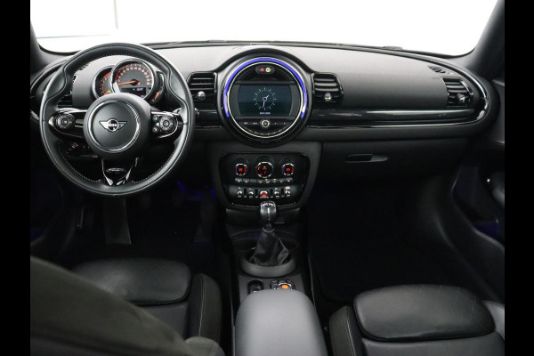 MINI Clubman 1.5 Cooper Chili | Panoramadak | Leder | Stoelverwarming | Carplay | Keyless | Navigatie | Climate control | Cruise control | Full LED