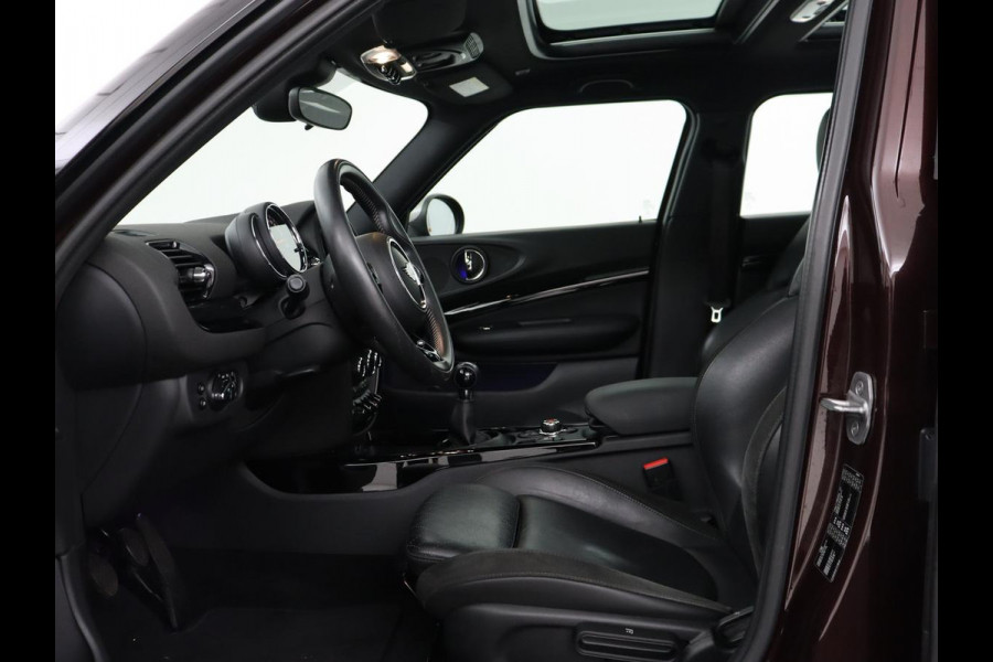 MINI Clubman 1.5 Cooper Chili | Panoramadak | Leder | Stoelverwarming | Carplay | Keyless | Navigatie | Climate control | Cruise control | Full LED