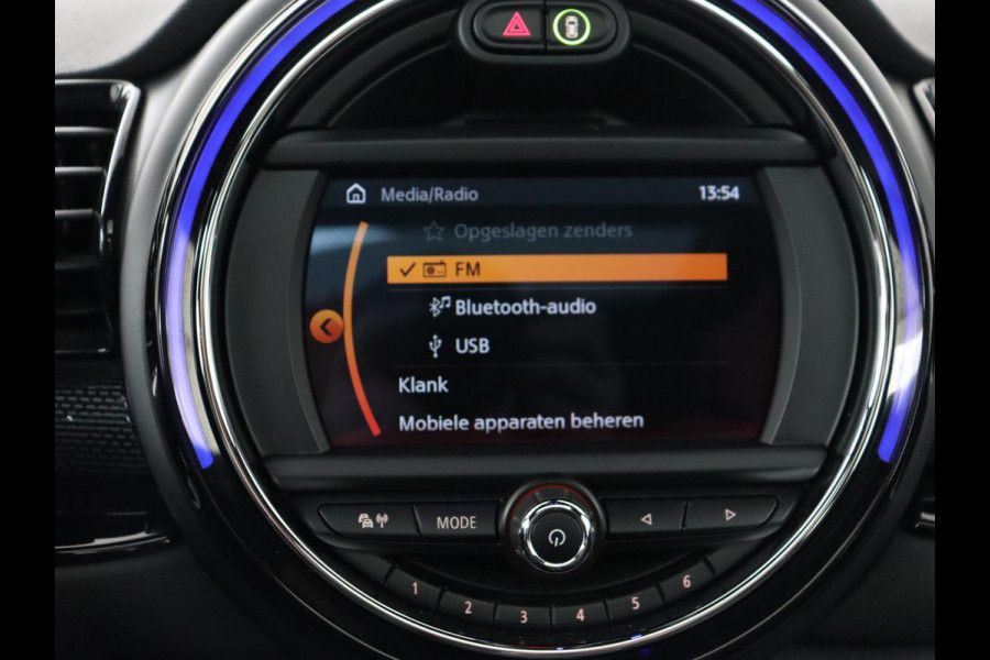 MINI Clubman 1.5 Cooper Chili | Panoramadak | Leder | Stoelverwarming | Carplay | Keyless | Navigatie | Climate control | Cruise control | Full LED