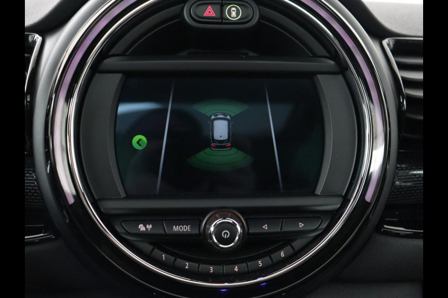 MINI Clubman 1.5 Cooper Chili | Panoramadak | Leder | Stoelverwarming | Carplay | Keyless | Navigatie | Climate control | Cruise control | Full LED