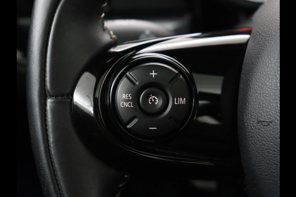 MINI Clubman 1.5 Cooper Chili | Panoramadak | Leder | Stoelverwarming | Carplay | Keyless | Navigatie | Climate control | Cruise control | Full LED