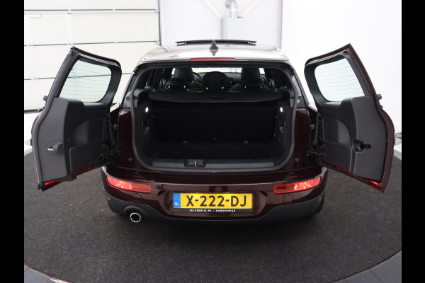 MINI Clubman 1.5 Cooper Chili | Panoramadak | Leder | Stoelverwarming | Carplay | Keyless | Navigatie | Climate control | Cruise control | Full LED