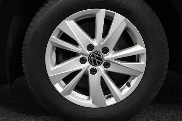 Volkswagen Touran 1.5 TSI DSG Highline 7p | Navigatie | Apple Carplay/Android Auto | Parkeersensoren | Adaptive Cruise Control | Stoel-en stuurverwarming | Elektrische achterklep | Getinte ramen | Climatronic