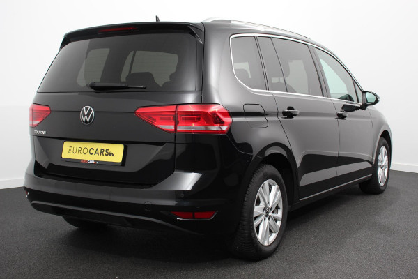 Volkswagen Touran 1.5 TSI DSG Highline 7p | Navigatie | Apple Carplay/Android Auto | Parkeersensoren | Adaptive Cruise Control | Stoel-en stuurverwarming | Elektrische achterklep | Getinte ramen | Climatronic