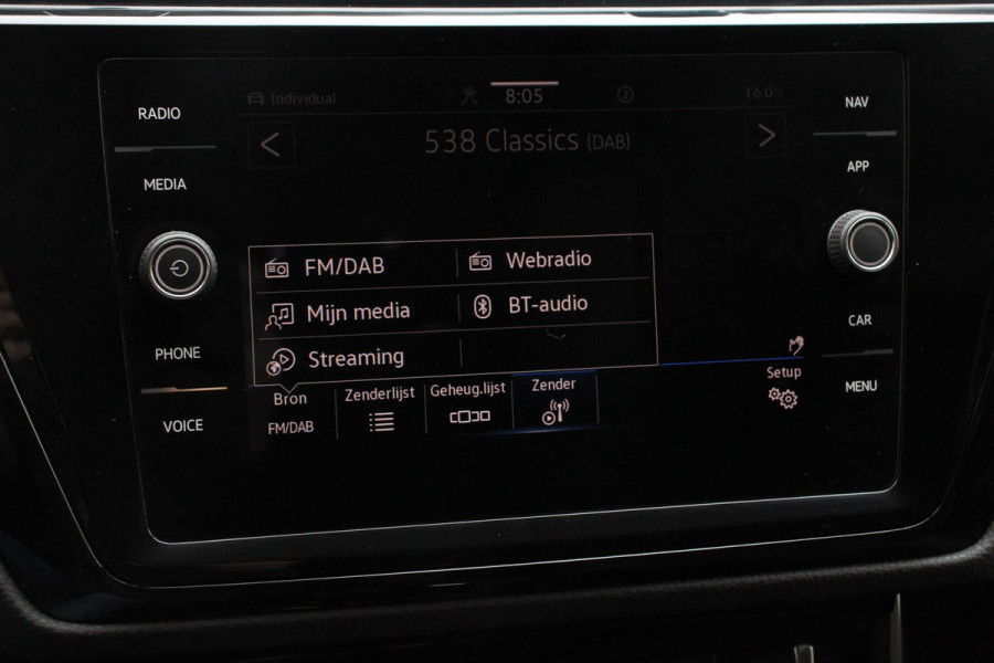 Volkswagen Touran 1.5 TSI DSG Highline 7p | Navigatie | Apple Carplay/Android Auto | Parkeersensoren | Adaptive Cruise Control | Stoel-en stuurverwarming | Elektrische achterklep | Getinte ramen | Climatronic