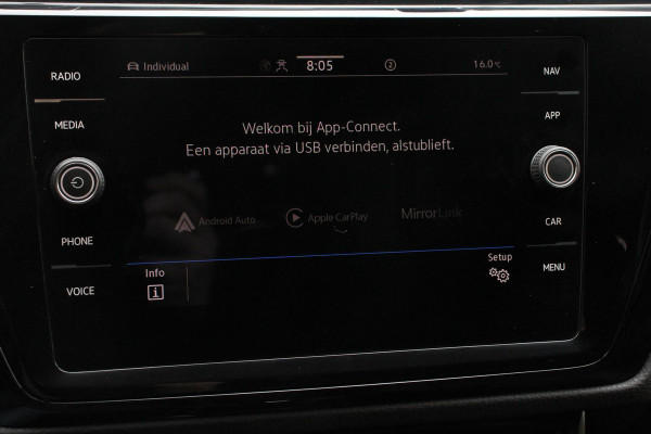 Volkswagen Touran 1.5 TSI DSG Highline 7p | Navigatie | Apple Carplay/Android Auto | Parkeersensoren | Adaptive Cruise Control | Stoel-en stuurverwarming | Elektrische achterklep | Getinte ramen | Climatronic