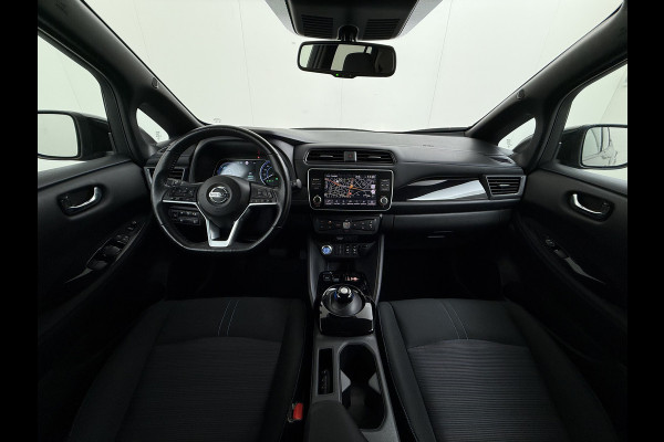 Nissan Leaf N-Connecta 40kWh Navi Ecc 360°Camera Adap.Cruise Pdc Keyless Blindspot Apple Carplay Android Auto Lmv 17" Stoel+Stuurverwarming DAB Bluetooth Lmv Privacyglas 1e Eigenaar Origineel Nederlandse Auto