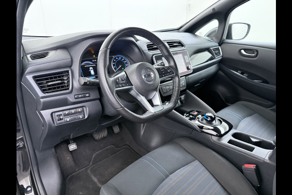 Nissan Leaf N-Connecta 40kWh Navi Ecc 360°Camera Adap.Cruise Pdc Keyless Blindspot Apple Carplay Android Auto Lmv 17" Stoel+Stuurverwarming DAB Bluetooth Lmv Privacyglas 1e Eigenaar Origineel Nederlandse Auto