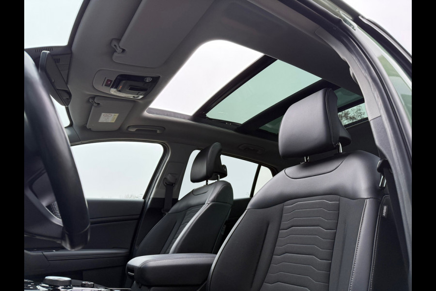 Kia Sportage 1.6 T-GDi Plug-in Hybrid AWD DynamicPlusLine - Automaat - Pano/Schuifdak - Navi - Org.NL