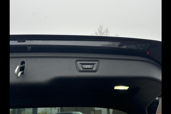 BMW 3 Serie Touring 320e M-SPORT | FACELIFT| PANO|1.STE EIGENAAR, DEALER OH. | LEER | ELEK. TREKHAAK| FABRIEKSGARANTIE T/M 08 2027| LEER| STOELVERWARMING| 19 INCH! SUPER COMPLEET!