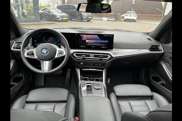 BMW 3 Serie Touring 320e M-SPORT | FACELIFT| PANO|1.STE EIGENAAR, DEALER OH. | LEER | ELEK. TREKHAAK| FABRIEKSGARANTIE T/M 08 2027| LEER| STOELVERWARMING| 19 INCH! SUPER COMPLEET!