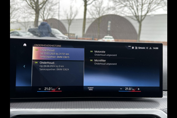 BMW 3 Serie Touring 320e M-SPORT | FACELIFT| PANO|1.STE EIGENAAR, DEALER OH. | LEER | ELEK. TREKHAAK| FABRIEKSGARANTIE T/M 08 2027| LEER| STOELVERWARMING| 19 INCH! SUPER COMPLEET!