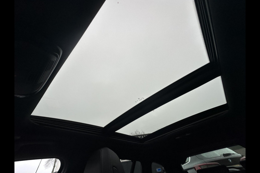 BMW 3 Serie Touring 320e M-SPORT | FACELIFT| PANO|1.STE EIGENAAR, DEALER OH. | LEER | ELEK. TREKHAAK| FABRIEKSGARANTIE T/M 08 2027| LEER| STOELVERWARMING| 19 INCH! SUPER COMPLEET!