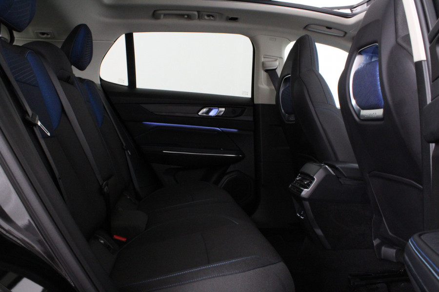 Lynk & Co 01 1.5 > 262pk/Camera/Infinity/Pano.schuif/Memory/Zwart...