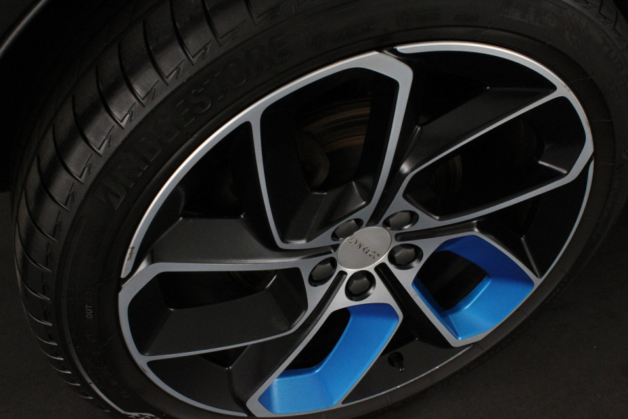 Lynk & Co 01 1.5 > 262pk/Camera/Infinity/Pano.schuif/Memory/Zwart...