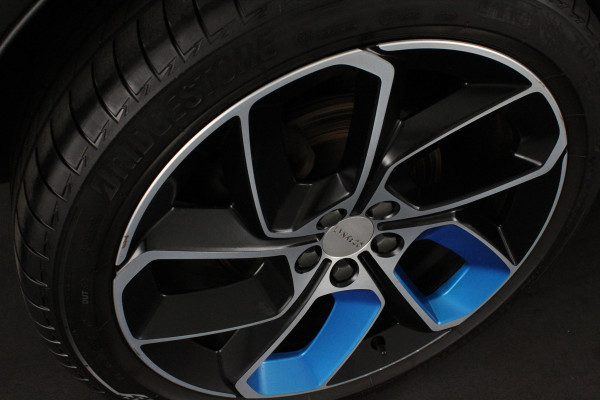 Lynk & Co 01 1.5 > 262pk/Camera/Infinity/Pano.schuif/Memory/Zwart...