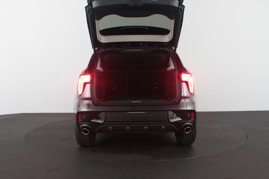 Lynk & Co 01 1.5 > 262pk/Camera/Infinity/Pano.schuif/Memory/Zwart...