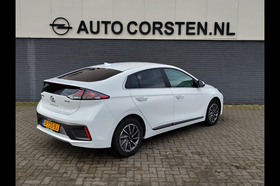 Hyundai IONIQ Comfort EV 40kWh SOH 99.7% !! NWE MODEL Warmtepomp Navi Ecc Camera Adap.Cruise Stoelverwarming Pdc Apple Carplay/Android Auto Lane Assist Isofix Keyless Led I-key Regensensor Rijstrooksensor Origineel Nederlandse Auto