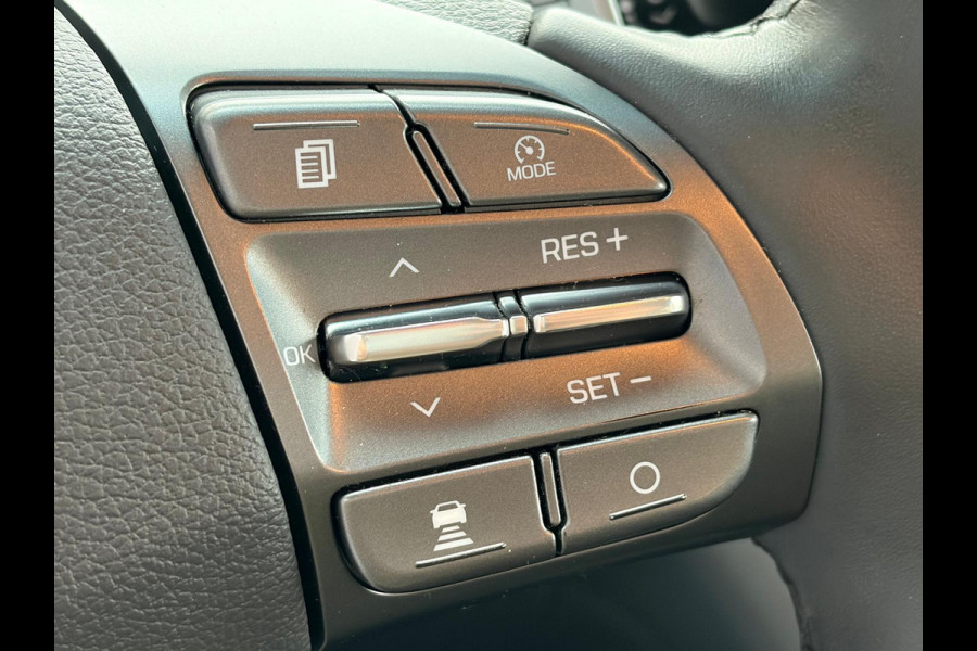 Hyundai IONIQ Comfort EV 40kWh SOH 99.7% !! NWE MODEL Warmtepomp Navi Ecc Camera Adap.Cruise Stoelverwarming Pdc Apple Carplay/Android Auto Lane Assist Isofix Keyless Led I-key Regensensor Rijstrooksensor Origineel Nederlandse Auto