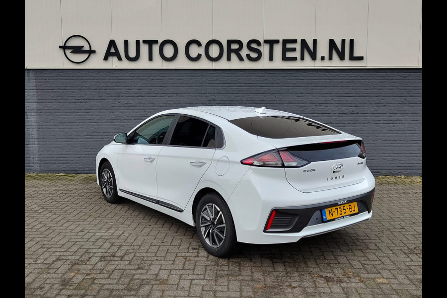 Hyundai IONIQ Comfort EV 40kWh SOH 99.7% !! NWE MODEL Warmtepomp Navi Ecc Camera Adap.Cruise Stoelverwarming Pdc Apple Carplay/Android Auto Lane Assist Isofix Keyless Led I-key Regensensor Rijstrooksensor Origineel Nederlandse Auto