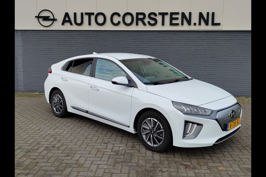 Hyundai IONIQ Comfort EV 40kWh SOH 99.7% !! NWE MODEL Warmtepomp Navi Ecc Camera Adap.Cruise Stoelverwarming Pdc Apple Carplay/Android Auto Lane Assist Isofix Keyless Led I-key Regensensor Rijstrooksensor Origineel Nederlandse Auto