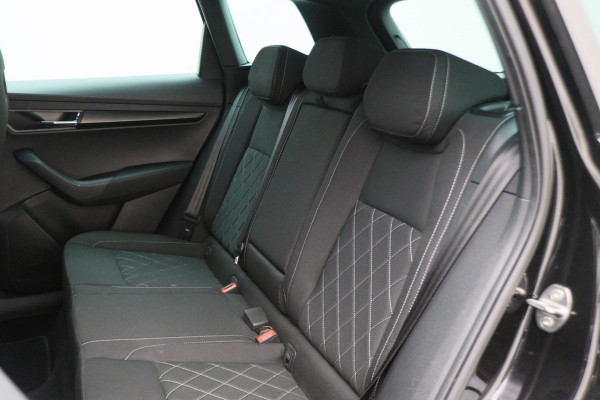 Škoda Karoq 1.5 TSI ACT Sportline Business Navi, Apple Carplay, Camera, Trekhaak, Climate, Sporstoelen
