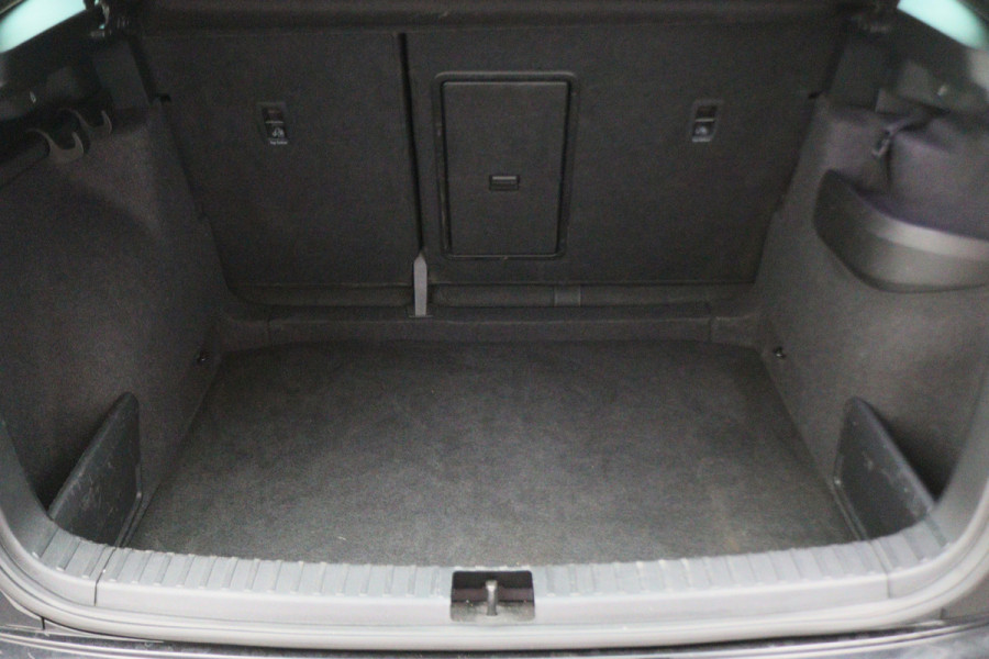 Škoda Karoq 1.5 TSI ACT Sportline Business Navi, Apple Carplay, Camera, Trekhaak, Climate, Sporstoelen