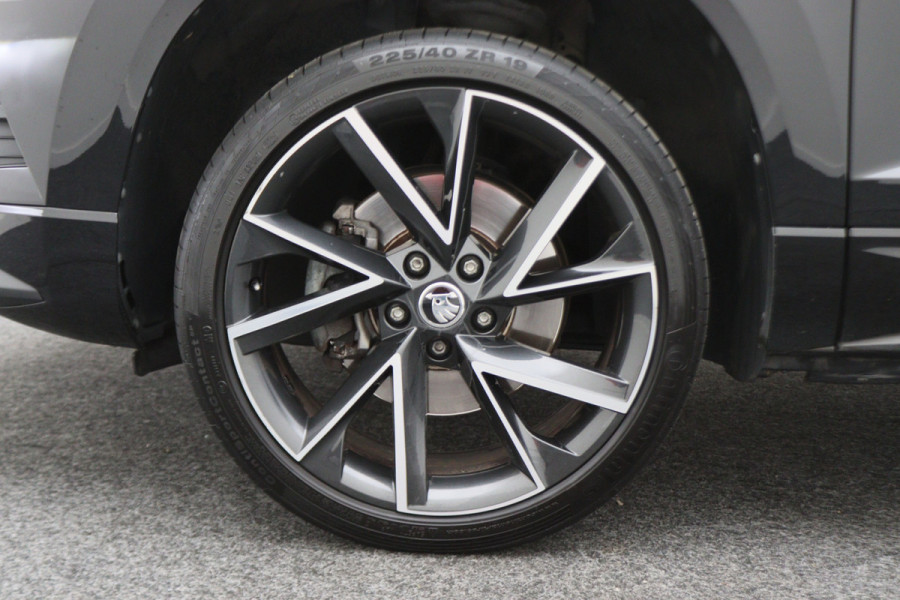 Škoda Karoq 1.5 TSI ACT Sportline Business Navi, Apple Carplay, Camera, Trekhaak, Climate, Sporstoelen