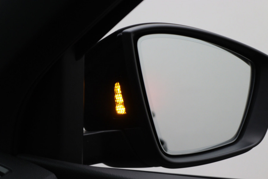 Škoda Karoq 1.5 TSI ACT Sportline Business Navi, Apple Carplay, Camera, Trekhaak, Climate, Sporstoelen