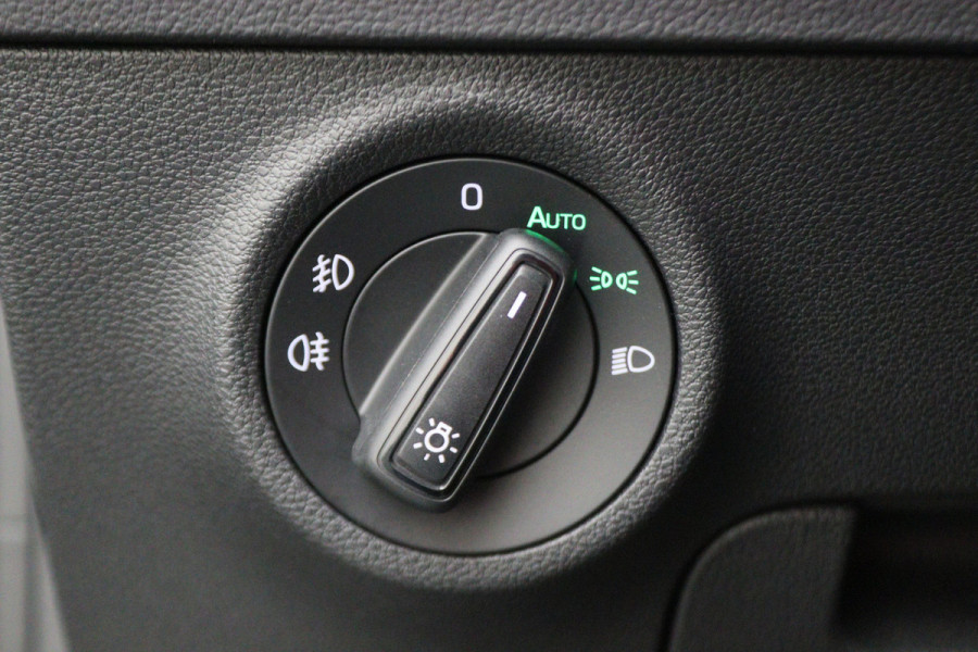 Škoda Karoq 1.5 TSI ACT Sportline Business Navi, Apple Carplay, Camera, Trekhaak, Climate, Sporstoelen