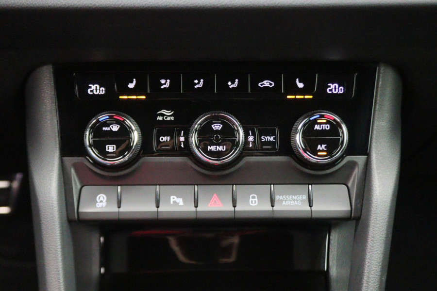 Škoda Karoq 1.5 TSI ACT Sportline Business Navi, Apple Carplay, Camera, Trekhaak, Climate, Sporstoelen