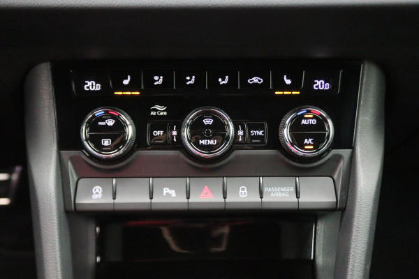 Škoda Karoq 1.5 TSI ACT Sportline Business Navi, Apple Carplay, Camera, Trekhaak, Climate, Sporstoelen