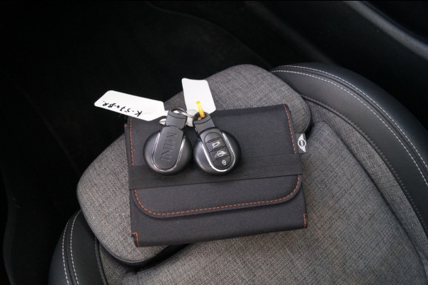 MINI Clubman 1.5 136pk Automaat Cooper Richmond Park -PANO-