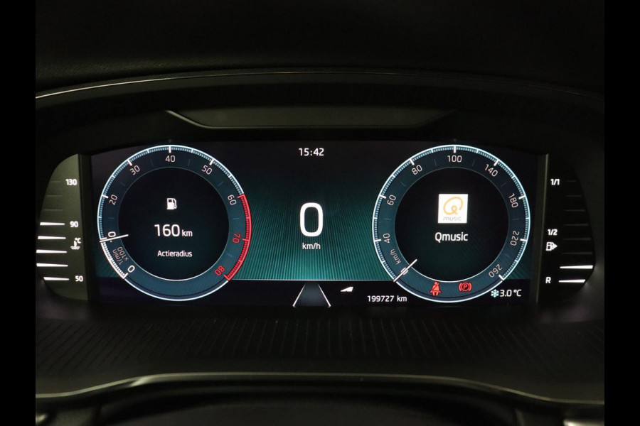 Škoda Octavia 1.0 TSI Business Edition | Trekhaak | Carplay | Sfeerverlichting | Stoelverwarming | Full LED | Parkeerhulp | Digital Cockpit | DAB | Cruise control | Climate control