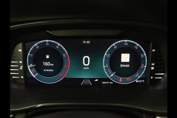 Škoda Octavia 1.0 TSI Business Edition | Trekhaak | Carplay | Sfeerverlichting | Stoelverwarming | Full LED | Parkeerhulp | Digital Cockpit | DAB | Cruise control | Climate control