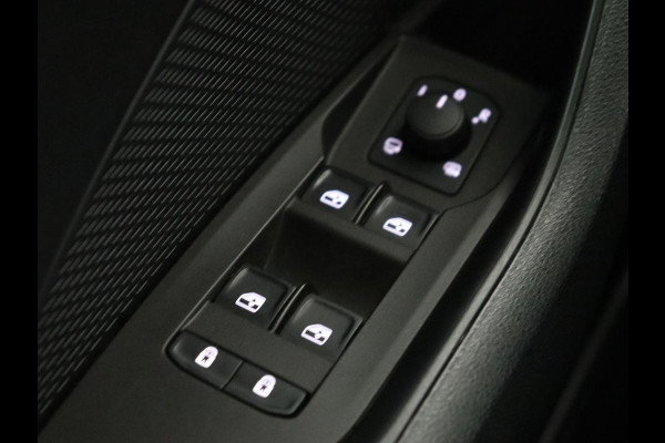 Škoda Octavia 1.0 TSI Business Edition | Trekhaak | Carplay | Sfeerverlichting | Stoelverwarming | Full LED | Parkeerhulp | Digital Cockpit | DAB | Cruise control | Climate control