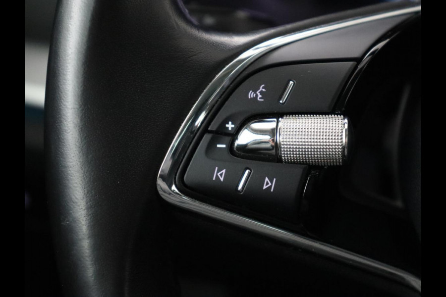 Škoda Octavia 1.0 TSI Business Edition | Trekhaak | Carplay | Sfeerverlichting | Stoelverwarming | Full LED | Parkeerhulp | Digital Cockpit | DAB | Cruise control | Climate control