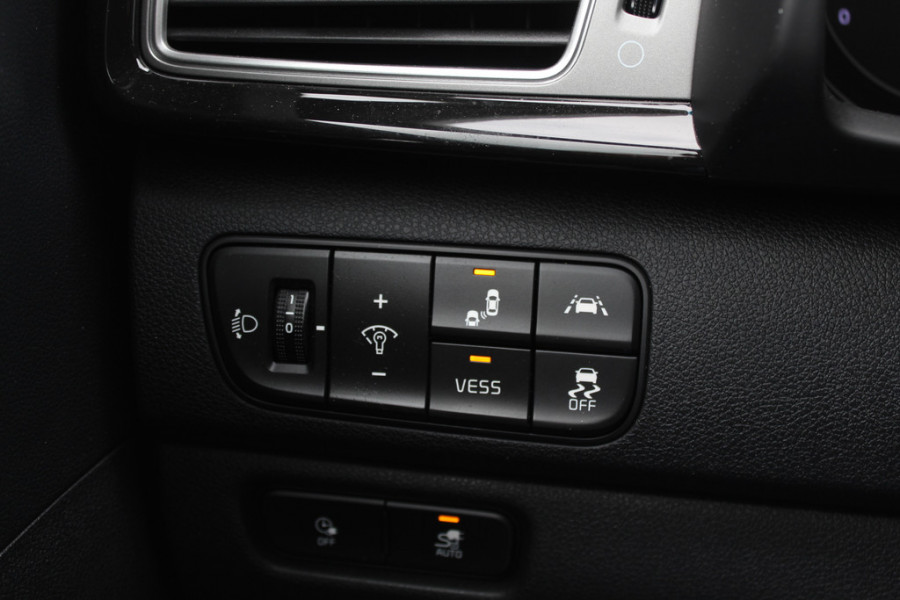Kia e-Niro ExecutiveLine 64 kWh / Camera / Leder / Keyless / Stoelventilatie / Navigatie / Dodehoek / DAB / Cruise Control