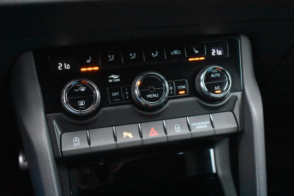 Škoda Karoq 1.5 TSI ACT Sportline | TREKHAAK | VIRTUAL | CAMERA | NAP | APPLE CARPLAY | ANDROID AUTO