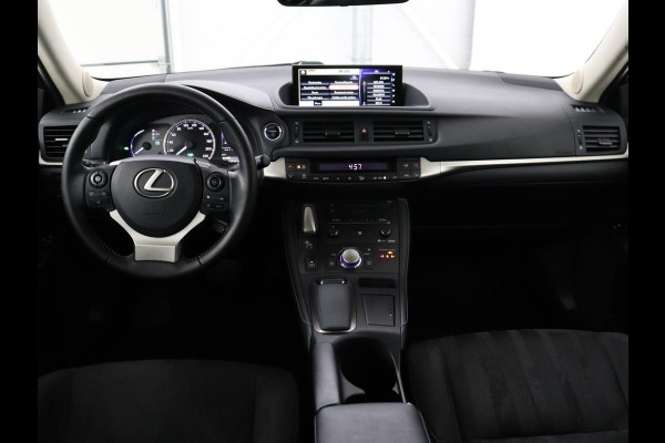Lexus CT 200h Business Line | Alcantara | Camera | Navigatie | Full LED | Cruise control | Climate control