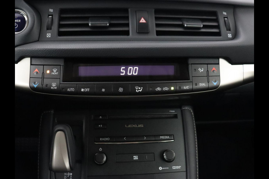 Lexus CT 200h Business Line | Alcantara | Camera | Navigatie | Full LED | Cruise control | Climate control