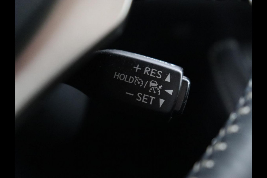 Lexus CT 200h Business Line | Alcantara | Camera | Navigatie | Full LED | Cruise control | Climate control