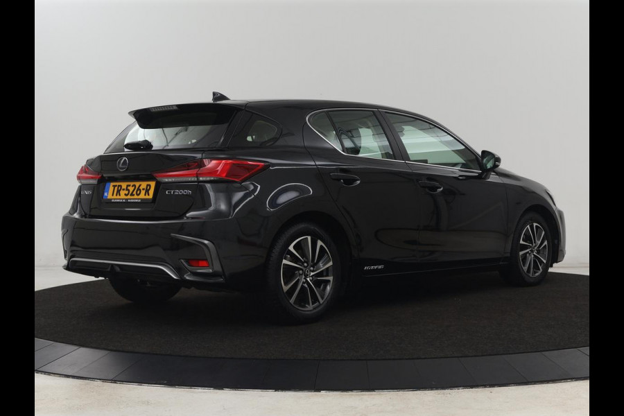 Lexus CT 200h Business Line | Alcantara | Camera | Navigatie | Full LED | Cruise control | Climate control