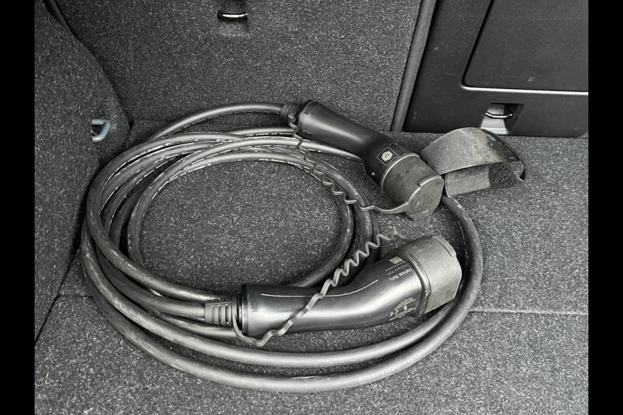 Volvo XC40 Recharge Pro | SOH 93% | PANORAMADAK | 360 CAMERA | ELEKTRISCHE STOELEN | STOEL- & STUURVERWARMING | ELEKTRISCHE TREKHAAK | HARMAN KARDON AUDIO | VOLVO DEALER ONDERHOUDEN | FULL OPTION | 1E EIGENAAR