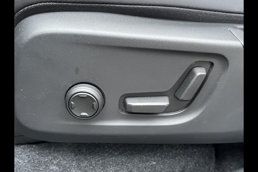 Volvo XC40 Recharge Pro | SOH 93% | PANORAMADAK | 360 CAMERA | ELEKTRISCHE STOELEN | STOEL- & STUURVERWARMING | ELEKTRISCHE TREKHAAK | HARMAN KARDON AUDIO | VOLVO DEALER ONDERHOUDEN | FULL OPTION | 1E EIGENAAR