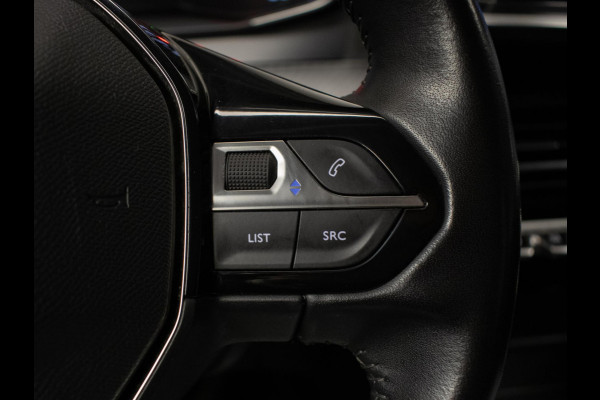 Peugeot 208 1.2 PureTech Allure Sport (APPLE CARPLAY,NAVI,CRUISE,PDC,LED,DAB,SPORTSTOELEN,LM VELGEN,NETTE STAAT)