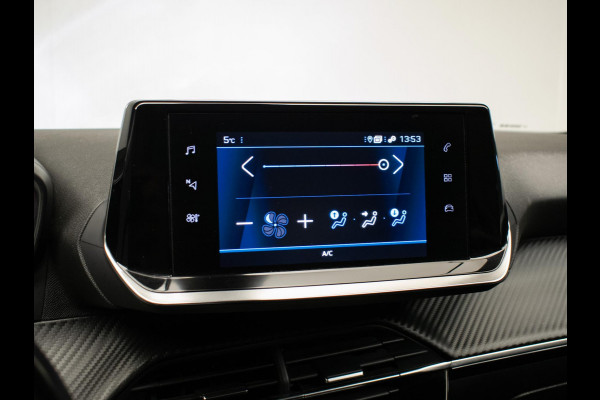 Peugeot 208 1.2 PureTech Allure Sport (APPLE CARPLAY,NAVI,CRUISE,PDC,LED,DAB,SPORTSTOELEN,LM VELGEN,NETTE STAAT)