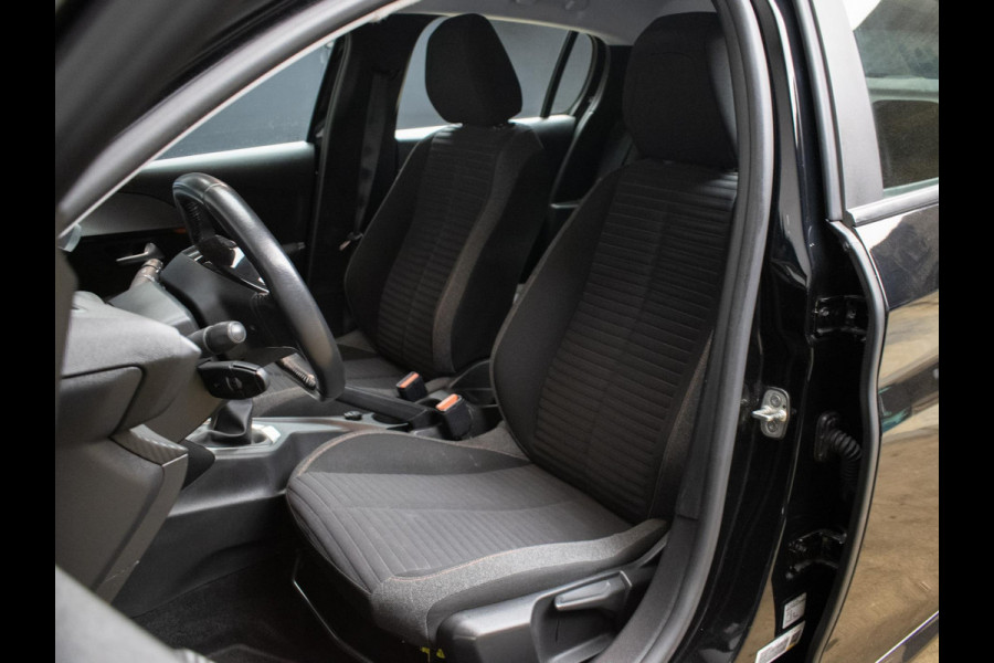 Peugeot 208 1.2 PureTech Allure Sport (APPLE CARPLAY,NAVI,CRUISE,PDC,LED,DAB,SPORTSTOELEN,LM VELGEN,NETTE STAAT)